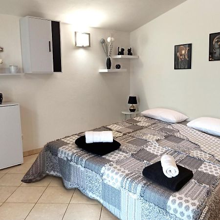 Apartman Dora Пула Екстериор снимка