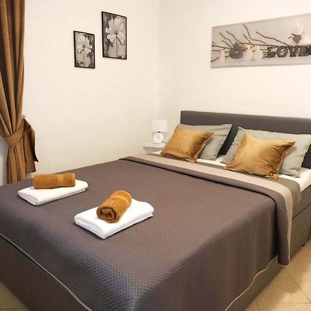 Apartman Dora Пула Екстериор снимка