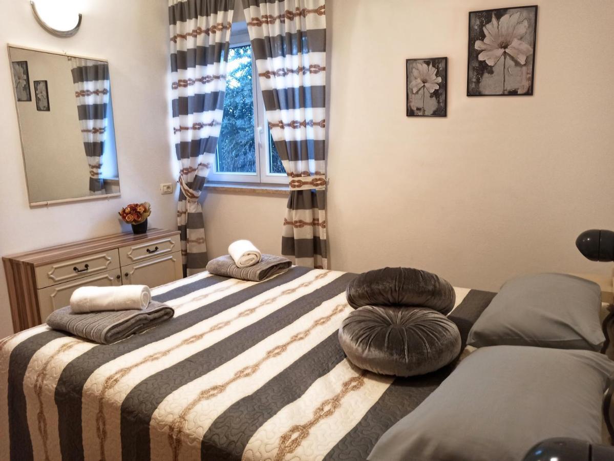 Apartman Dora Пула Екстериор снимка
