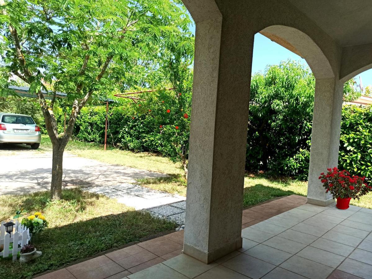 Apartman Dora Пула Екстериор снимка