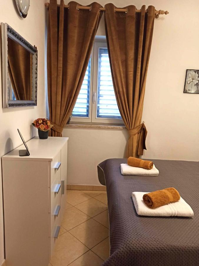 Apartman Dora Пула Екстериор снимка