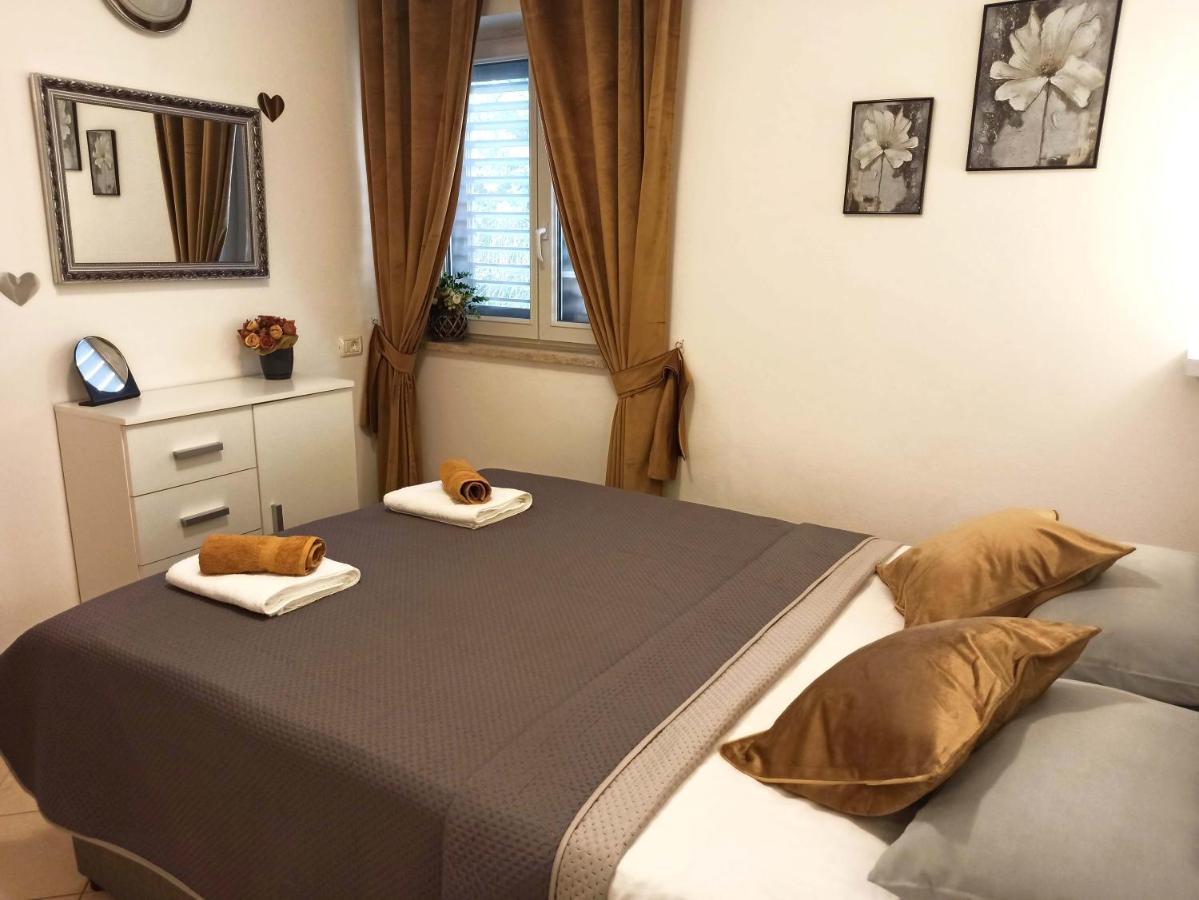Apartman Dora Пула Екстериор снимка