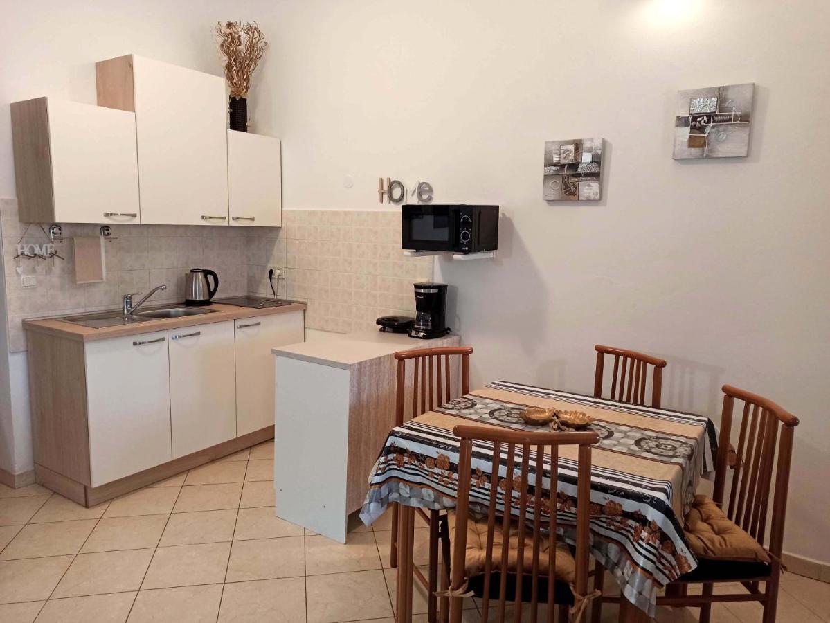 Apartman Dora Пула Екстериор снимка