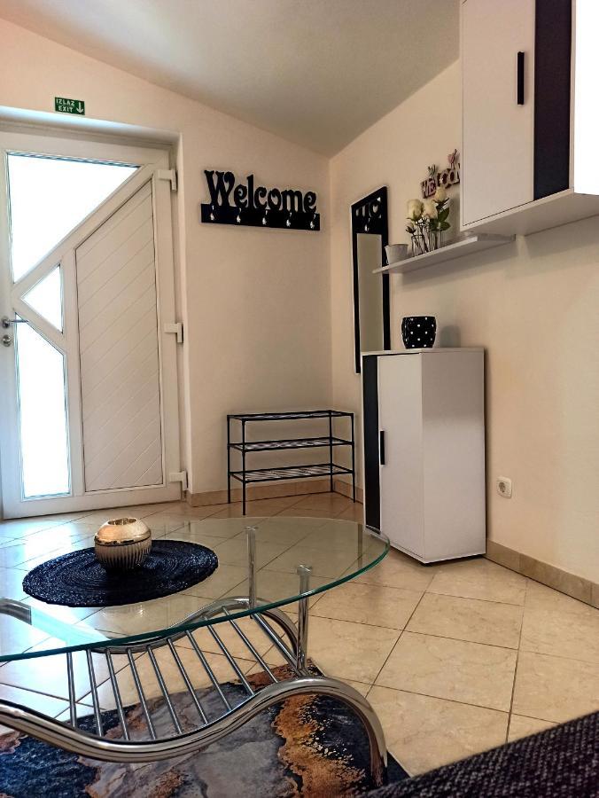 Apartman Dora Пула Екстериор снимка