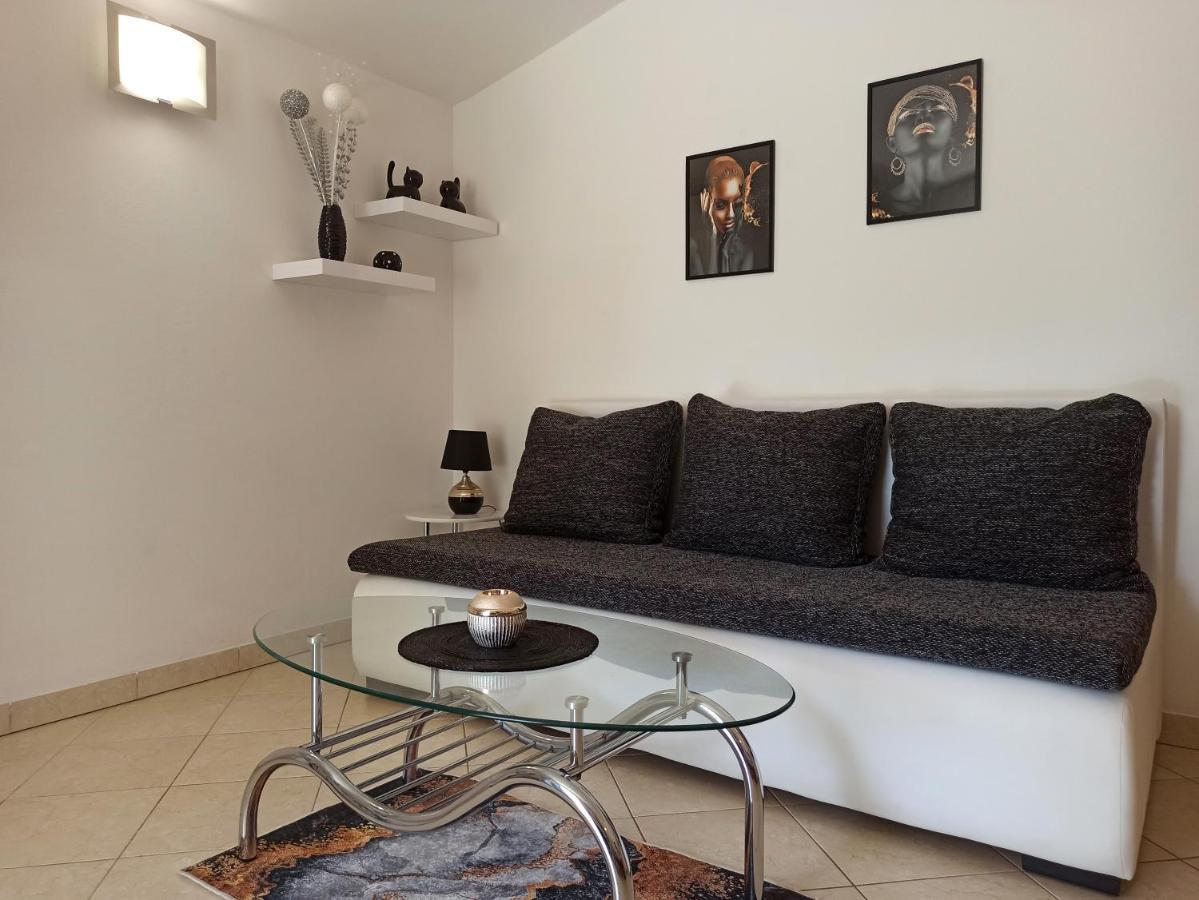 Apartman Dora Пула Екстериор снимка