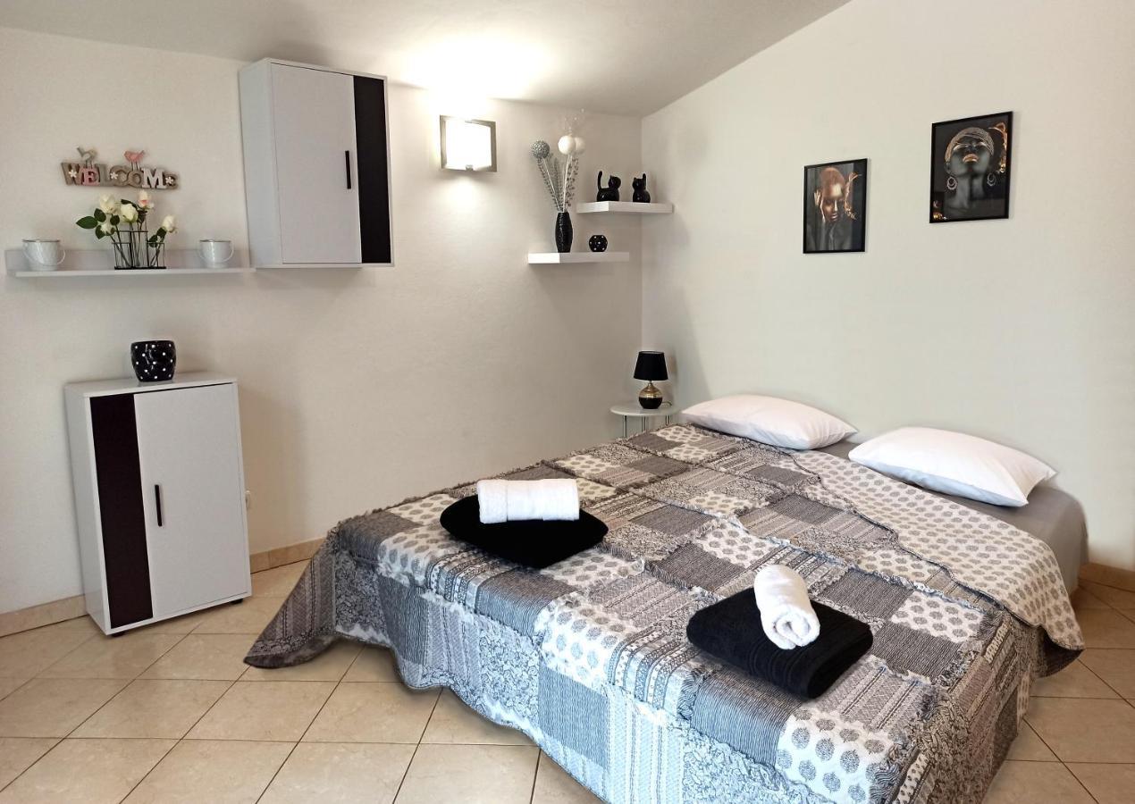 Apartman Dora Пула Екстериор снимка