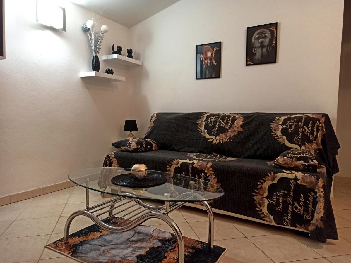 Apartman Dora Пула Екстериор снимка