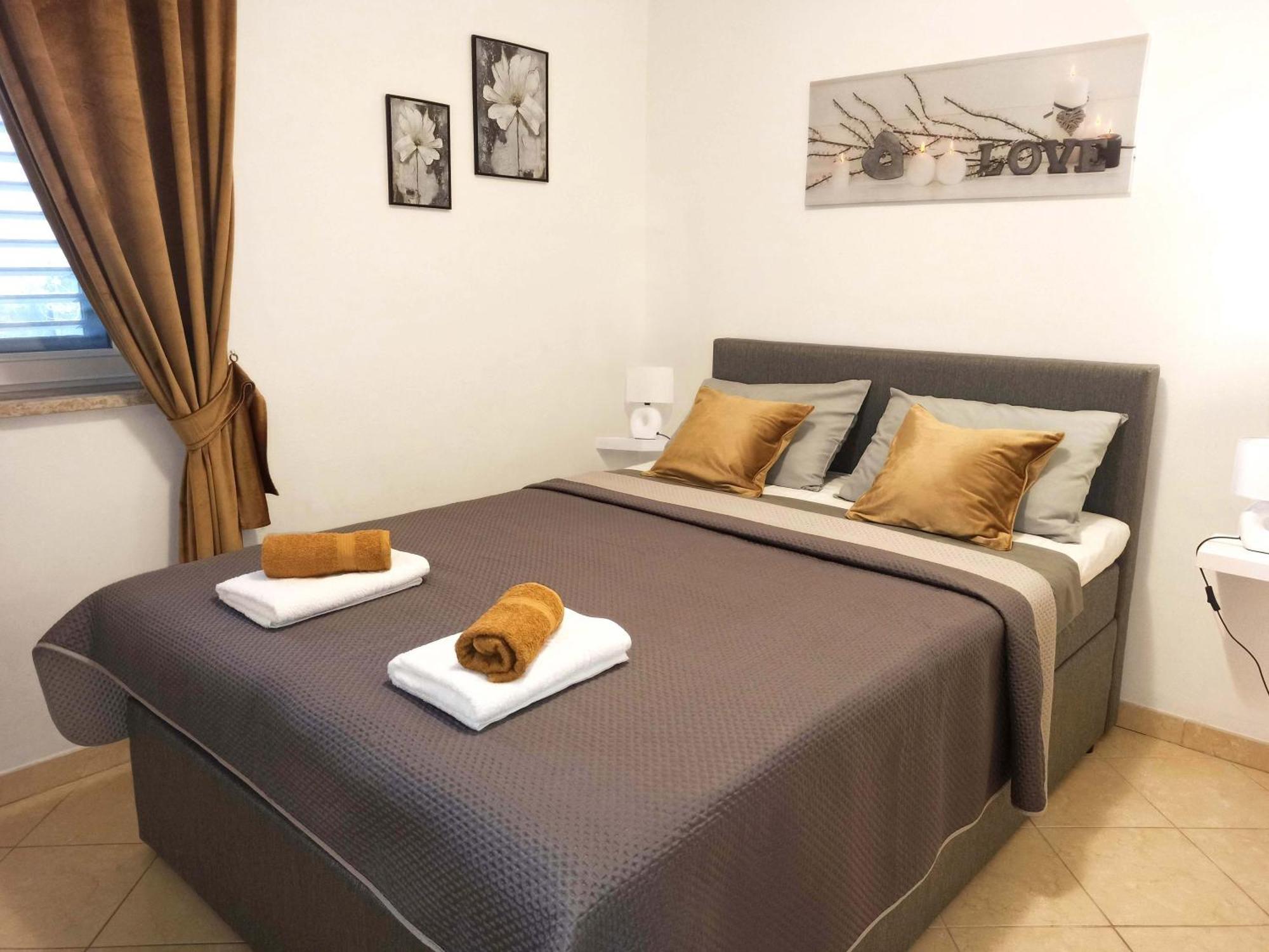 Apartman Dora Пула Екстериор снимка